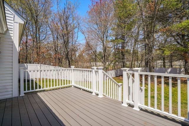 54 Meadowbrook Rd, Chelmsford, MA 01863