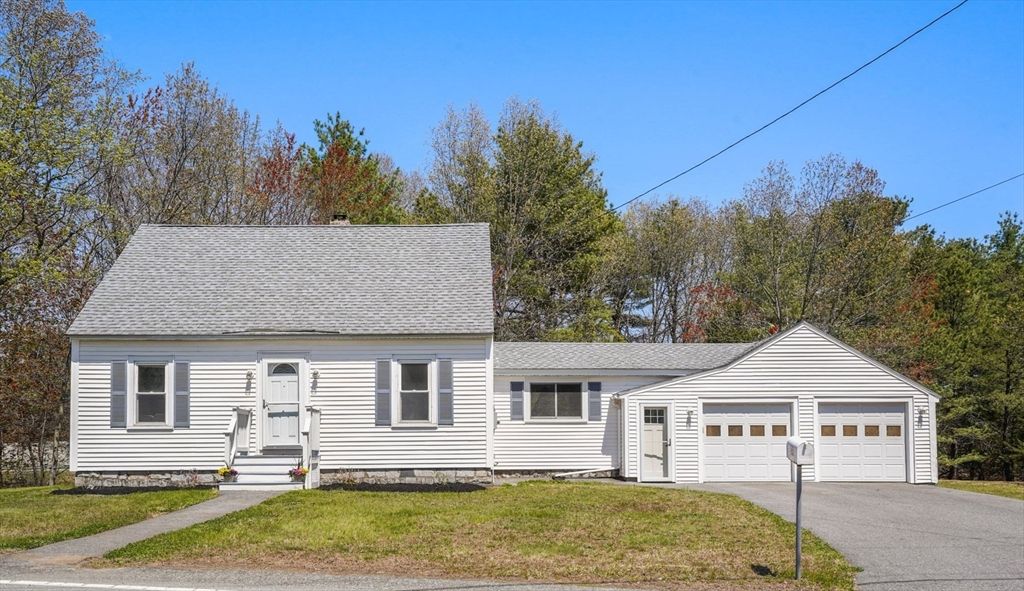 54 Meadowbrook Rd, Chelmsford, MA 01863
