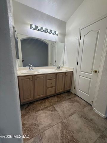 12349 N Brightridge Drive, Oro Valley, AZ 85755