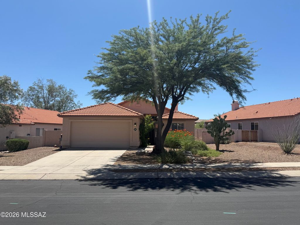 12349 N Brightridge Drive, Oro Valley, AZ 85755