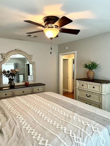 2200 Linwood Lane, Bay City, TX 77414