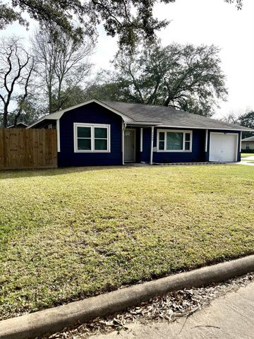 2200 Linwood Lane, Bay City, TX 77414