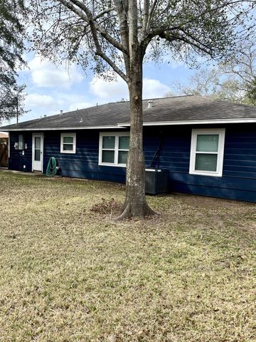 2200 Linwood Lane, Bay City, TX 77414