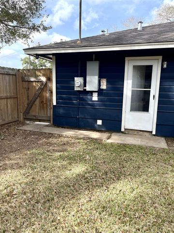 2200 Linwood Lane, Bay City, TX 77414