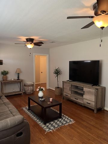 2200 Linwood Lane, Bay City, TX 77414