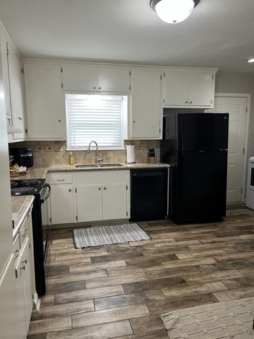 2200 Linwood Lane, Bay City, TX 77414