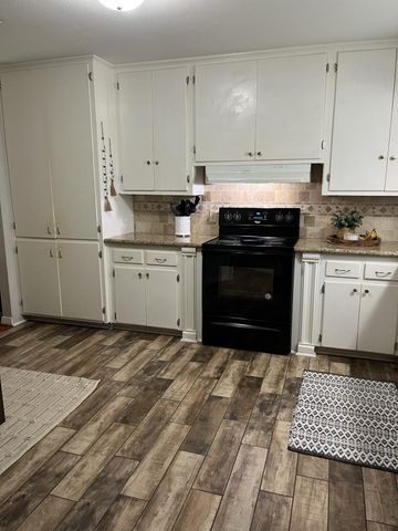 2200 Linwood Lane, Bay City, TX 77414