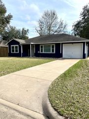 2200 Linwood Lane, Bay City, TX 77414