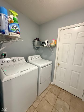 1098 Williamsburg Way, Indianapolis, IN 46234