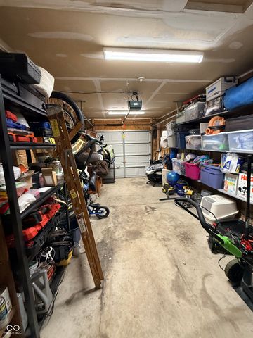 1098 Williamsburg Way, Indianapolis, IN 46234