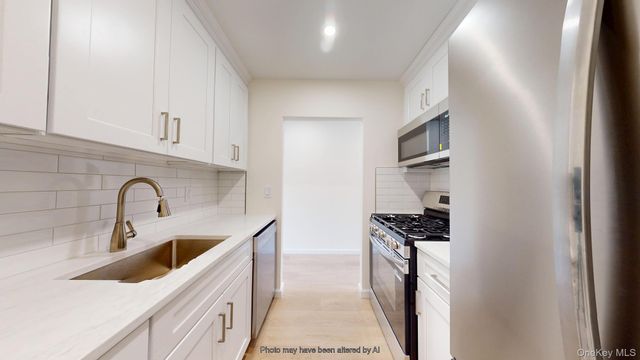 107-06 Guy R Brewer Boulevard 8B, Jamaica, NY 11433