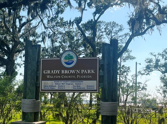 75 Hankins Road, Freeport, FL 32439