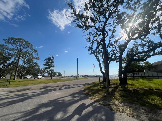 75 Hankins Road, Freeport, FL 32439