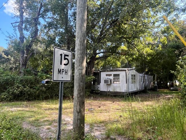 75 Hankins Road, Freeport, FL 32439