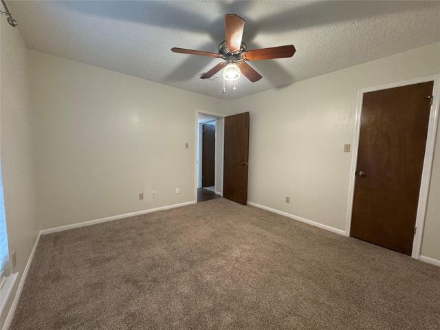 5435 Mossy Timbers Drive, Humble, TX 77346