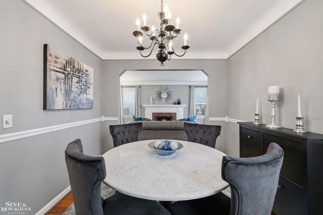 1776 Manchester Boulevard, Grosse Pointe Woods, MI 48236