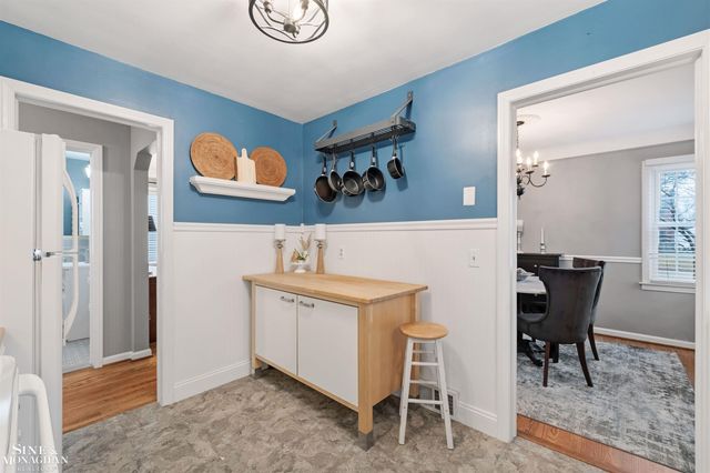 1776 Manchester Boulevard, Grosse Pointe Woods, MI 48236