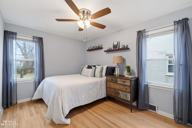 1776 Manchester Boulevard, Grosse Pointe Woods, MI 48236