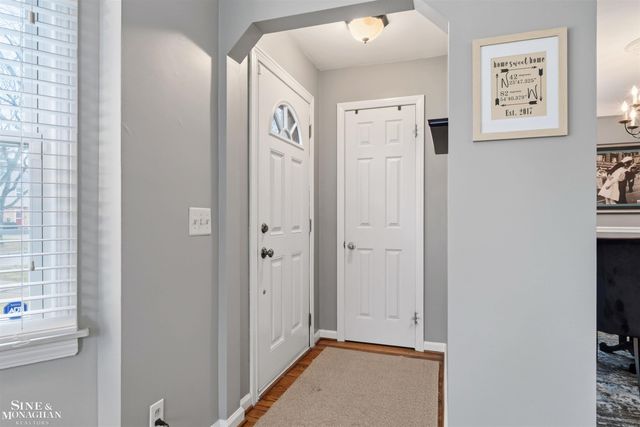 1776 Manchester Boulevard, Grosse Pointe Woods, MI 48236