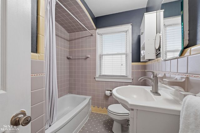 1776 Manchester Boulevard, Grosse Pointe Woods, MI 48236