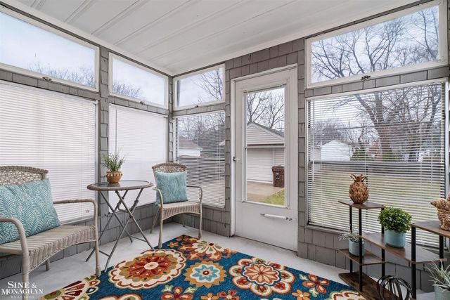 1776 Manchester Boulevard, Grosse Pointe Woods, MI 48236