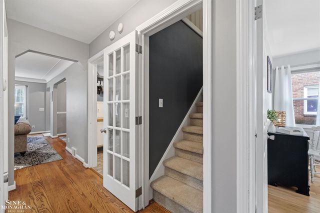 1776 Manchester Boulevard, Grosse Pointe Woods, MI 48236