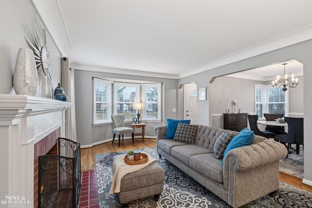 1776 Manchester Boulevard, Grosse Pointe Woods, MI 48236