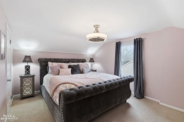 1776 Manchester Boulevard, Grosse Pointe Woods, MI 48236