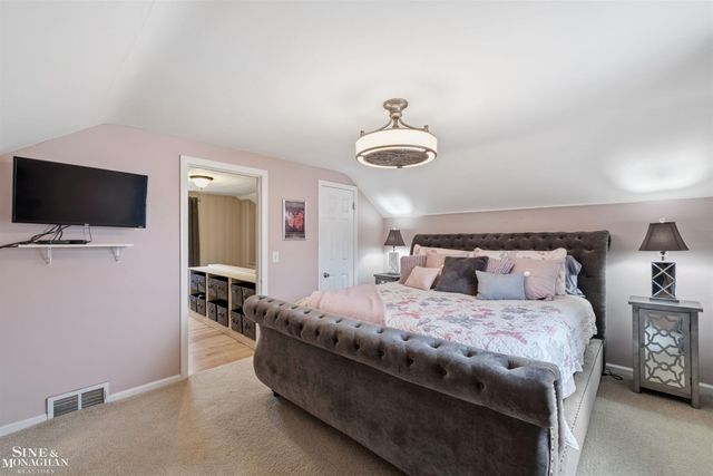 1776 Manchester Boulevard, Grosse Pointe Woods, MI 48236