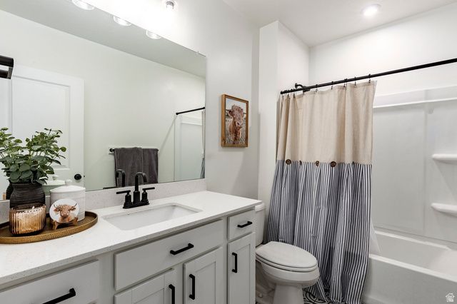 712 W BLUE MOUNTAIN DR, Saratoga Springs, UT 84045