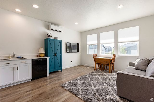 712 W BLUE MOUNTAIN DR, Saratoga Springs, UT 84045