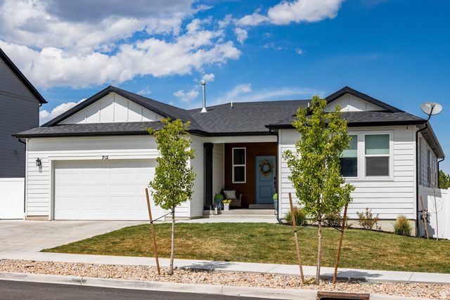 712 W BLUE MOUNTAIN DR, Saratoga Springs, UT 84045