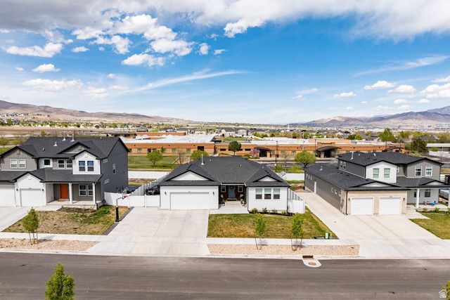 712 W BLUE MOUNTAIN DR, Saratoga Springs, UT 84045