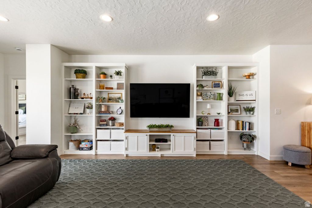 Image 2 of property listing at 712 W BLUE MOUNTAIN DR, Saratoga Springs, UT 84045