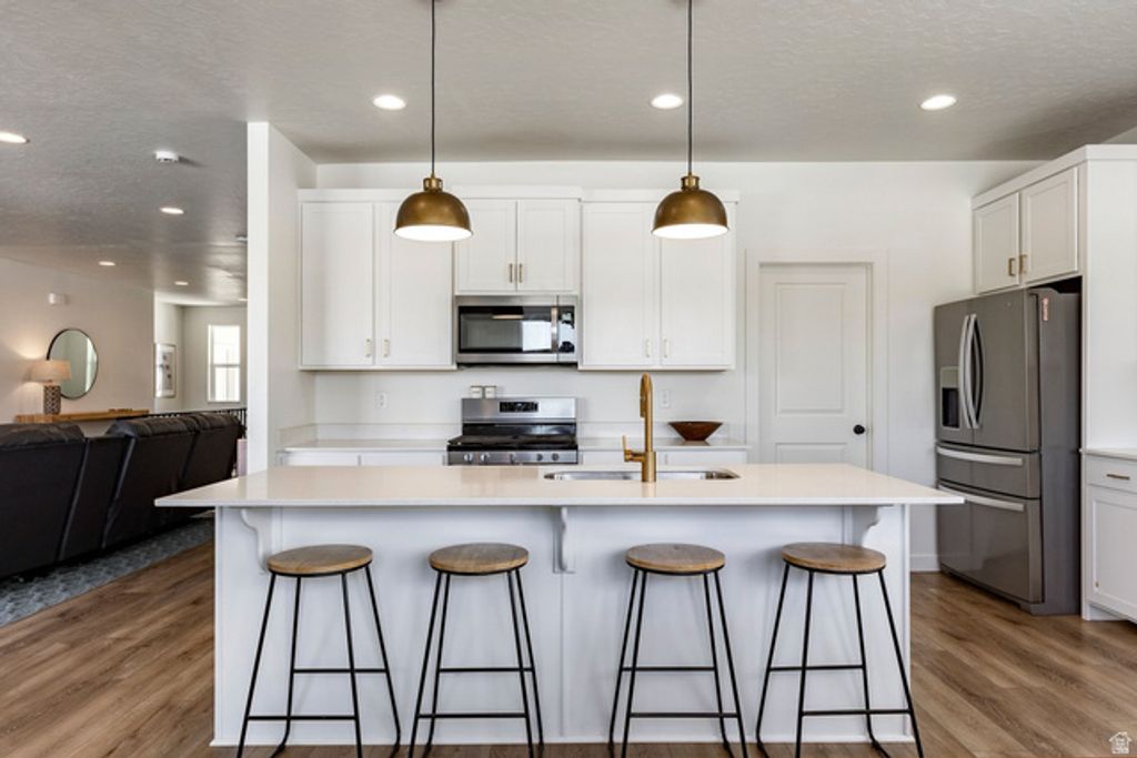 Image 13 of property listing at 712 W BLUE MOUNTAIN DR, Saratoga Springs, UT 84045