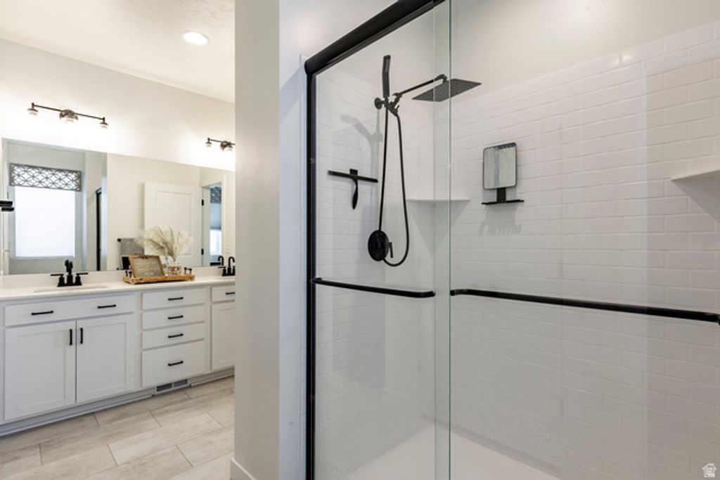 Image 18 of property listing at 712 W BLUE MOUNTAIN DR, Saratoga Springs, UT 84045