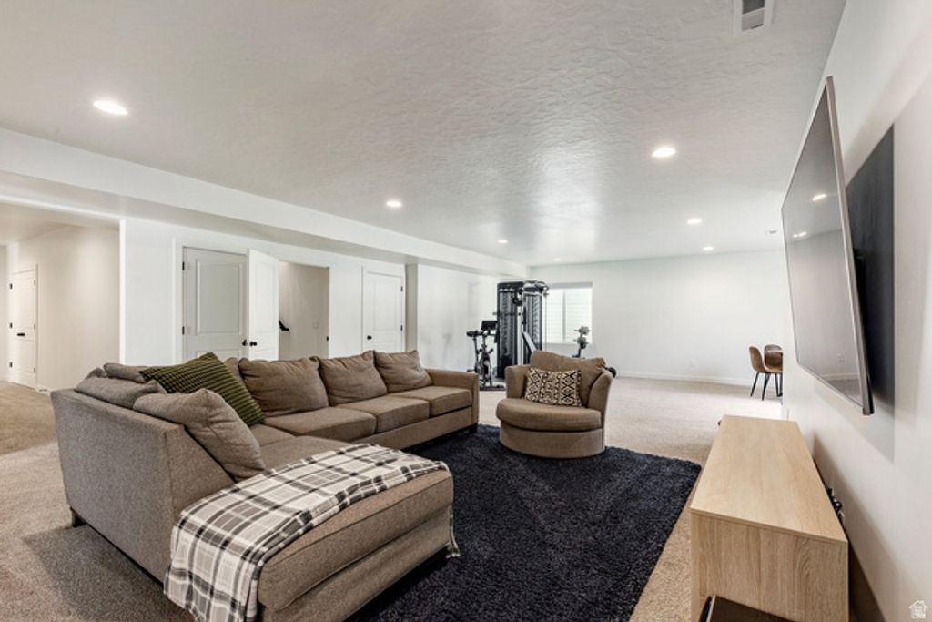 Image 22 of property listing at 712 W BLUE MOUNTAIN DR, Saratoga Springs, UT 84045