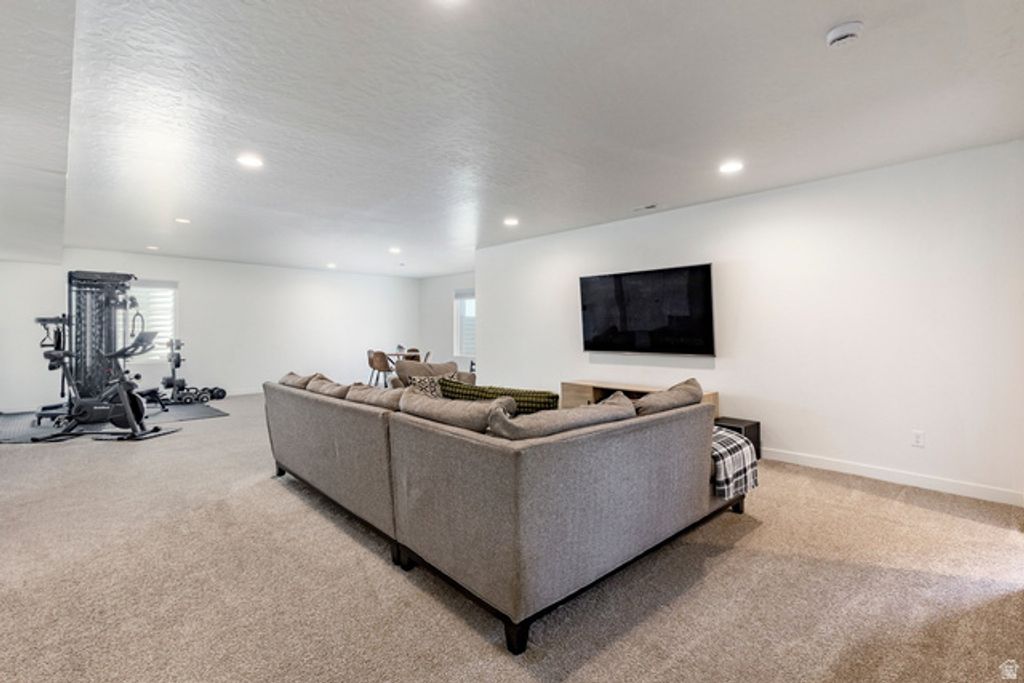 Image 23 of property listing at 712 W BLUE MOUNTAIN DR, Saratoga Springs, UT 84045