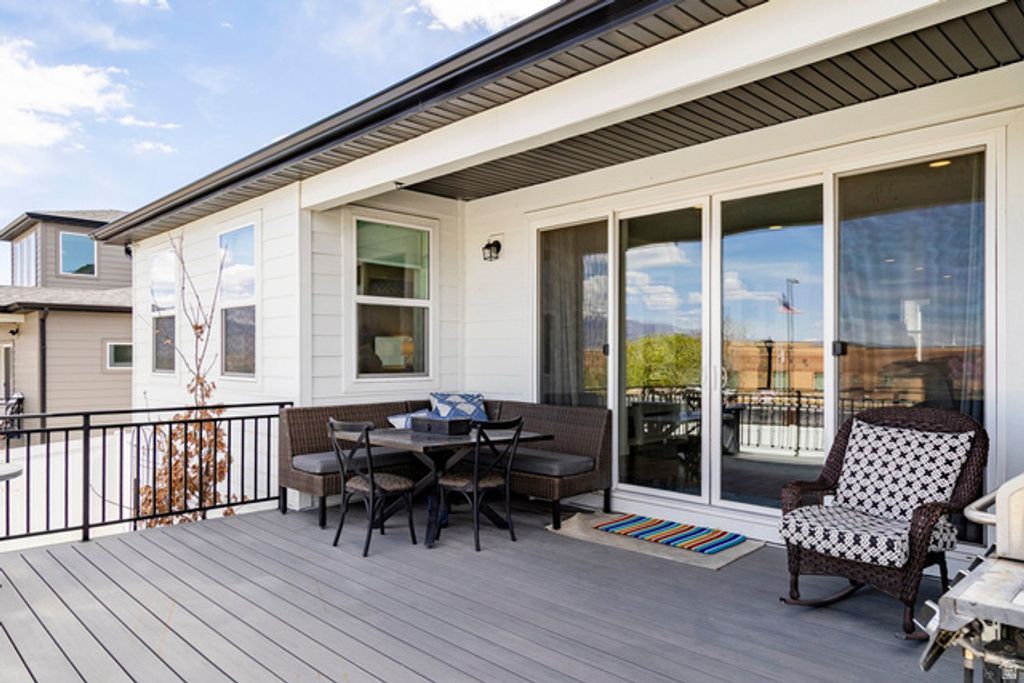 Image 34 of property listing at 712 W BLUE MOUNTAIN DR, Saratoga Springs, UT 84045