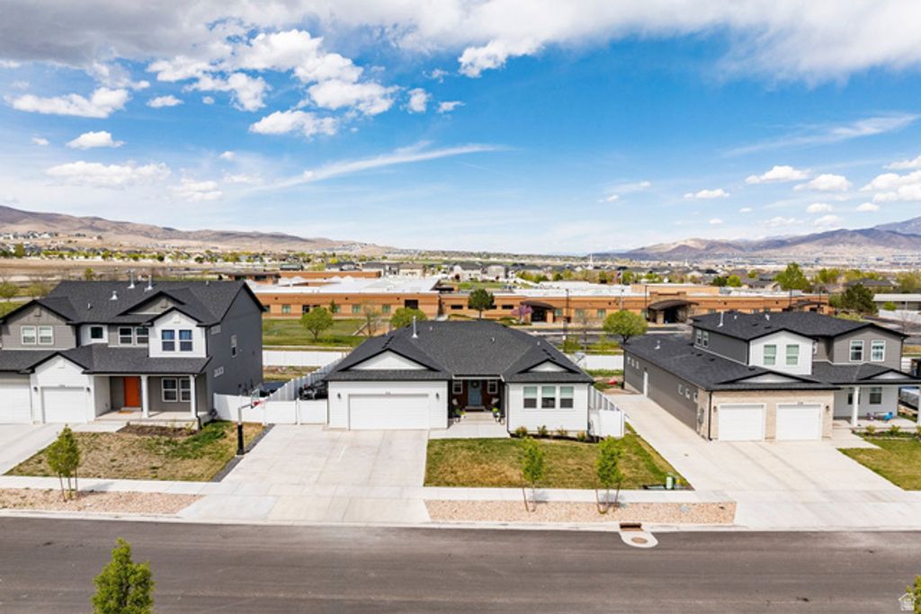 Image 54 of property listing at 712 W BLUE MOUNTAIN DR, Saratoga Springs, UT 84045