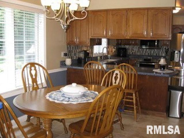 17215 N MANGOLD Road, Edelstein, IL 61526