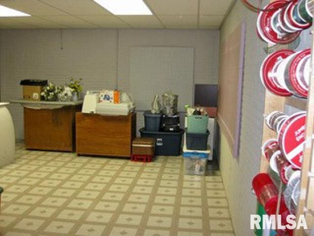 17215 N MANGOLD Road, Edelstein, IL 61526