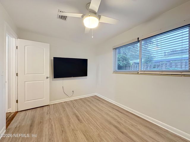 2490 SPOKANE Avenue E, Jacksonville, FL 32233