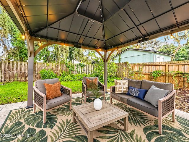 2490 SPOKANE Avenue E, Jacksonville, FL 32233