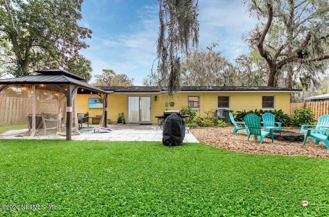 2490 SPOKANE Avenue E, Jacksonville, FL 32233