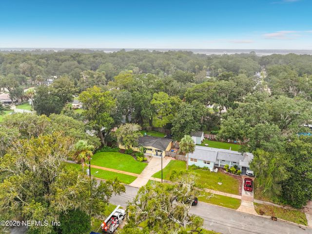 2490 SPOKANE Avenue E, Jacksonville, FL 32233