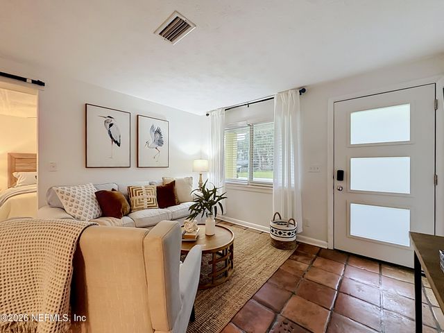 2490 SPOKANE Avenue E, Jacksonville, FL 32233