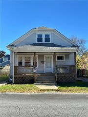 33 Harding Avenue, Johnston, RI 02919