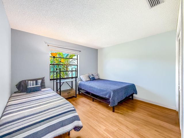 39 Vía De Casas Norte, Boynton Beach, FL 33426