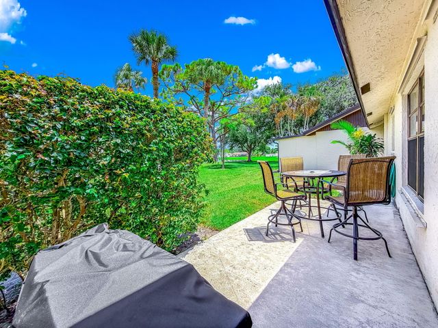39 Vía De Casas Norte, Boynton Beach, FL 33426